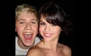 SENSASI ARTIS : Selena Gomez Tepergok Berdansa dan Ciuman dengan Niall “1D”