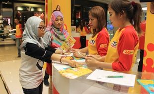 EXPO 4G PLUS PARAGON MALL : Luncurkan Layanan Internet Cepat, Indosat Ooredoo Obral Bundling Ponsel Rp899.000-an