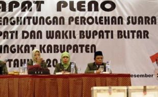 FOTO PILKADA 2015 : Begini Rekapitulasi Pilkada Kabupaten Blitar