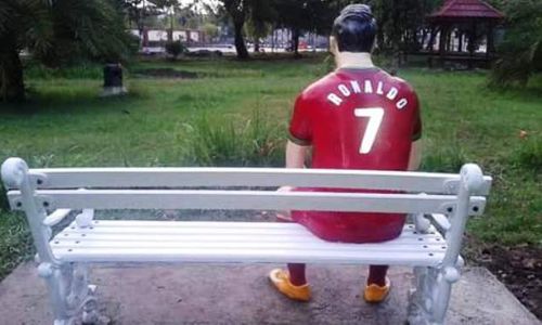 NGAWI BERGERAK Sesalkan Hadirnya Christiano Ronaldo di Alun-Alun