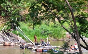 PENAMBANGAN PASIR : Penambangan Pasir Mekanik Sungai Brantas Kembali Beroperasi