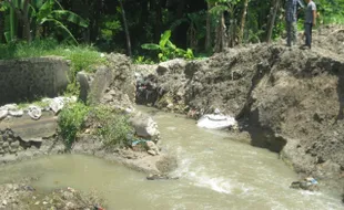 INFRASTRUKTUR SUKOHARJO : Tanggul Dijebol, Pasokan Air ke 100 Ha Sawah di Bulakrejo dan Telukan Terhenti