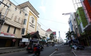 PENATAAN KORIDOR GATOT SUBROTO : Koridor Jl. Gatot Subroto Harus Steril PKL, Mei Proyek Dikerjakan