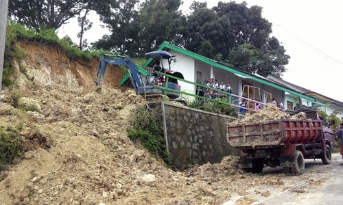 LONGSOR KARANGANYAR : 4 Kecamatan di Karanganyar Dilanda Longsor, Ini Lokasinya