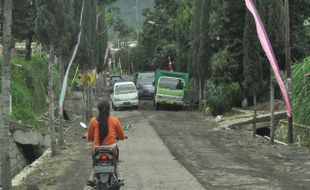 KERUSAKAN INFRASTRUKTUR BOYOLALI : Jalur SSB Rusak Parah