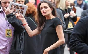 KABAR ARTIS : Kurus Kering, Ini Foto Angelina Jolie yang Hampir Tinggal Tulang