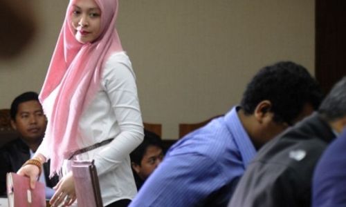 KASUS WISMA ATLET : Tampil Berjilbab, Angelina Sondakh Sebut Nama “Pangeran” Ibas