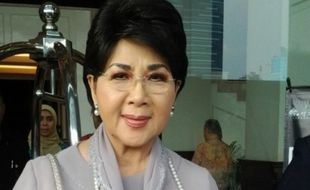 KABAR ARTIS : Merasa Sesak Napas, Titiek Puspa Sempat Dirawat di RS