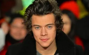 KABAR ARTIS : Harry Styles Resmi Hengkang dari Manajemen One Direction