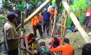 KISAH TRAGIS : 9,5 Jam Terjebak di Dasar Sumur, Toiri Berhasil Dievakuasi