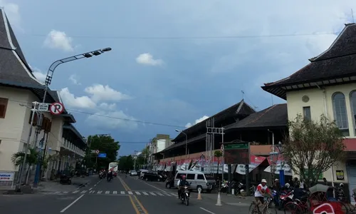 PENATAAN PASAR GEDE : Pedagang Minta Larangan Parkir Depan Pasar Dikaji Ulang