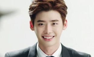 K-POP : Begini Reaksi Lucu Lee Jong Suk Bertemu "Kembarannya"