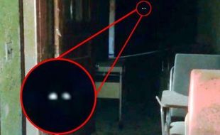 KISAH MISTERI : Pria Inggris Tangkap Penampakan Mata Hantu di Bekas RS Jiwa