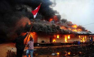 ORMAS GAFATAR : Puluhan Buku Ajaran Moshaddeq Ditemukan Dikubur di Kamp Gafatar Ketapang