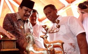 Foto Rumah Majapahit Ditinjau Pakde Karwo