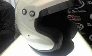 HELM ARAI : Arai Luncurkan Helm Untuk Balap Mobil