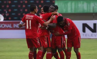 PIALA JENDERAL SUDIRMAN 2015 : Final: Babak I, Semen Padang Ungguli Mitra Kukar 1-0