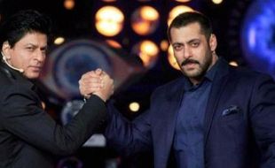 BOLLYWOOD : Shah Rukh Khan Beri Kado Mobil Mewah ke Salman Khan