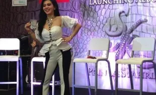 ALBUM TERBARU : Syahrini Luncurkan Album Princess Syahrini