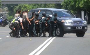 BOM SARINAH THAMRIN: Inilah 3 Mobil yang Jadi Tameng Polisi Saat Sergap Teroris