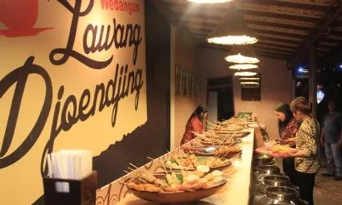 KULINER SOLO : Lawang Djoendjing, Wedangan Modern Penuh Suasana Etnik