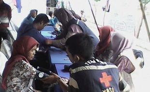 PENGOBATAN GRATIS : Ratusan Warga Rembang Ikuti Pengobatan Gratis Djarum Foundation