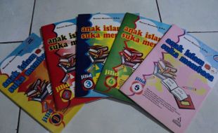 PENDIDIKAN ANAK USIA DINI : Penulis Buku Anak Islam Suka Membaca Siap Merevisi