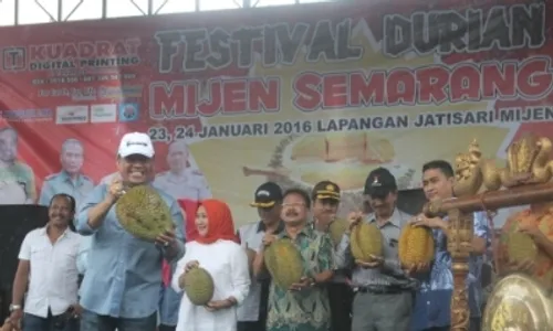 FESTIVAL DURIAN SEMARANG : Durian Seberat 5,3 Kg Jadi Yang Terbesar di Mijen