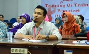 PENYEBARAN HIV/AIDS : Tekan Penyebaran HIV/AIDS, FKM Udinus Gelar TOT