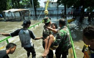 FOTO BANJIR JOMBANG : Begini Dramatisnya Banjir Jombang