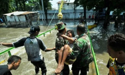 FOTO BANJIR JOMBANG : Begini Dramatisnya Banjir Jombang