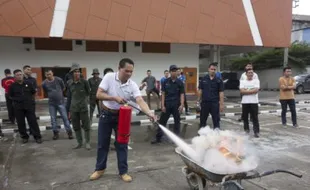 HOTEL DI SEMARANG : Cegah Kebakaran, Aston Semarang Beri Pelatihan Karyawan