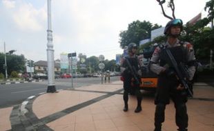 BOM SARINAH THAMRIN : Antisipasi Teroris, Polres Banyumas Gelar Razia di Stasiun Besar