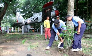 TAMAN JURUG SOLO : Program Adopsi Minim Peminat