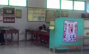 PENDIDIKAN MAGETAN : Ruang Kelas di SDN Poncol 5 Digabung-Gabung, KBM Jadi Sulit…