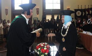 UGM Berikan Gelar Doktor Honoris untuk Bos Mayapada