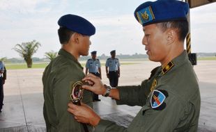 LANUD ISWAHJUDI : Sukses Terbang Solo, Penerbang Lanud Iswahjudi Lakukan Ritual Ini...