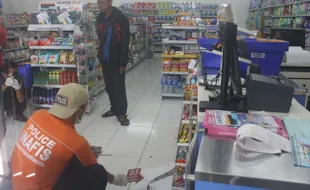 PENCURIAN KARANGANYAR : Satroni Indomaret, Pencuri Putar Kamera CCTV dan Putus Aliran Listrik