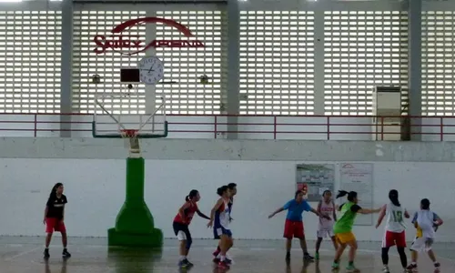 POMPROV JATENG : Basket UNS Gagal Pertahankan Gelar