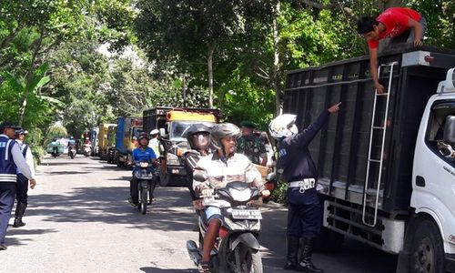 RAZIA TRUK PASIR BOYOLALI : Baru Sampai Mliwis Petugas Sudah Tindak 30 Truk Pasir