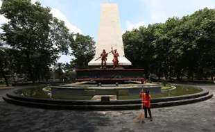 MONUMEN 45 BANJARSARI : Lantai Taman Monjari Sudah Bengkah