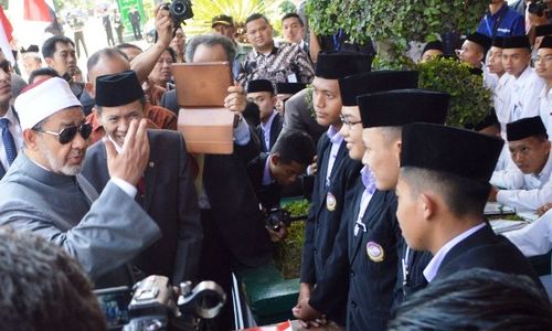 PONDOK GONTOR : Al-Azhar Tambah Beasiswa Santri Gontor