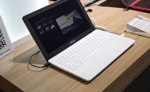 LAPTOP TERBARU : Bisa Dipakai 8 Jam Nonstop, Asus Eeebook E202 Dijual Rp3,2 Juta