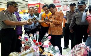 VALENTINE’S DAY : Jelang Valentine’s Day, Cokelat di Kediri Dirazia