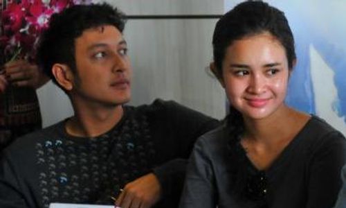 KABAR ARTIS : Dimas Anggara Fanatik Es Teh