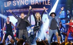 KABAR ARTIS : Gigi Hadid Nyayi Bareng Backstreet Boys di Lip Sync Battle