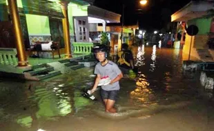 BANJIR BENGAWAN SOLO : 96 Desa di Bojonegoro Terendam