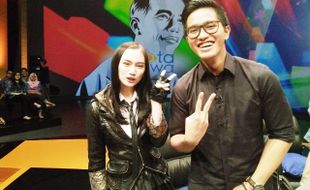 TWITTER KAESANG : Foto Bareng, Kaesang Bikin Iri Fans Melody JKT 48