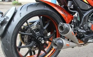 MODIFIKASI MOTOR : CBR150R Dipoles Gaya Moge, Begini Jadinya