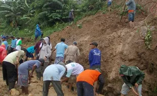 BENCANA KARANGANYAR : Karangpandan Longsor, 3 Hilang, 1 Orang Meninggal